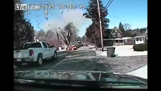 Камера в патрулка заснема взривяване на къща