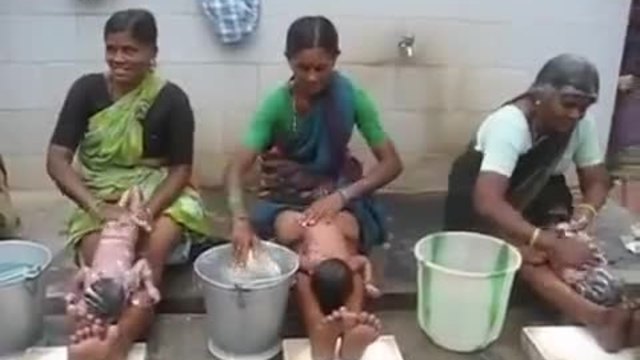 Автомивка за бебета, Индия
