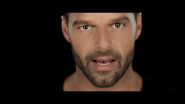 Премиера 2015/ Ricky Martin - Disparo al Corazón (Official Video)