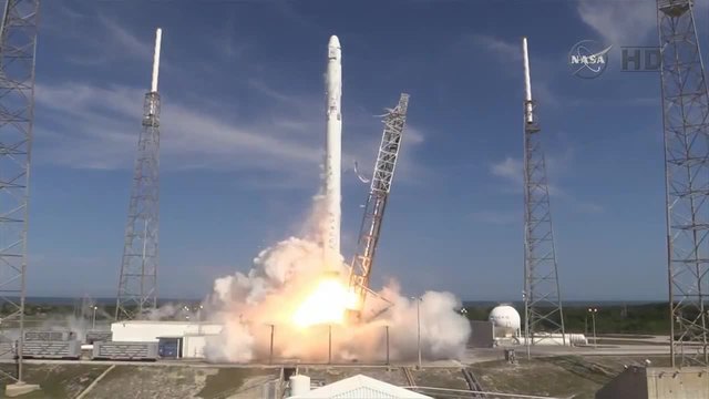 Ракетата Falcon 9 изведе успешно в космоса капсулата Dragon