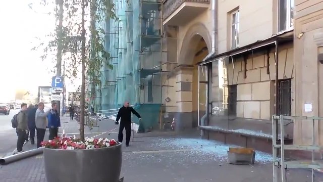 Професионален демонтаж на витрини в Москва!