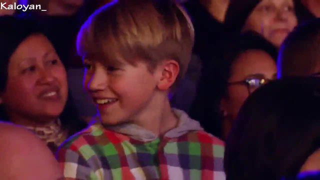 Момче разтопи сърцата на съдиите след невероятно пеене и изпълнение на пиано - Britain's Got Talent