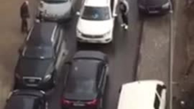 Ето как жена шофьорка изнерви мъж на улицата