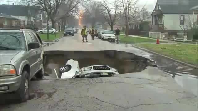 Внимавайте за дупките на пътя ;)