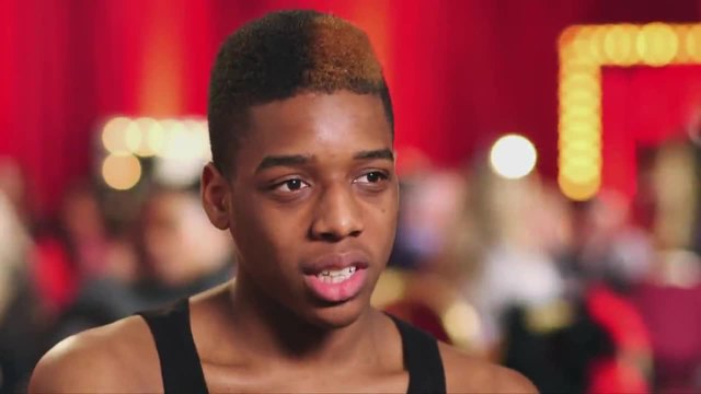 Момчето каучук изумява жури и публиката- Britain's Got Talent 2015