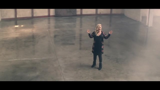 Премиера 2015/ Kelly Clarkson - Invincible _ Официално Видео