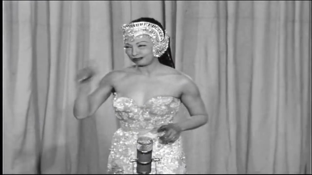 „Черната перла“ Джозефин Бейкър в GOOGLE 2017! Josephine Baker medley - Voila Paris