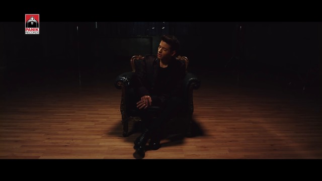 Vangelis Kakouriotis - Na M' Agapas - Official Music Video