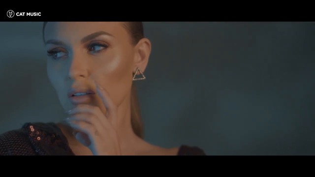 Oana Radu - Tu m-ai facut praf (Official Video)