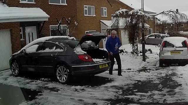 Как не се почиства сняг от кола