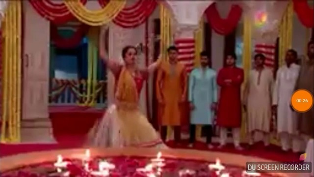 Симар танцува индийско от ритъмът на мечтите