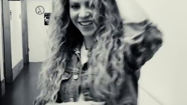Shakira, Maluma - Shakira & Maluma “Clandestino” (Vertical Video) .MP4