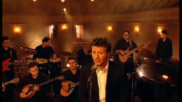 Ploutarxos-Kamia den moiazei me Sena matia mou