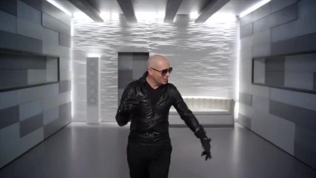 Austin Mahone &amp; Pitbull - MMM Yeah / Official Video