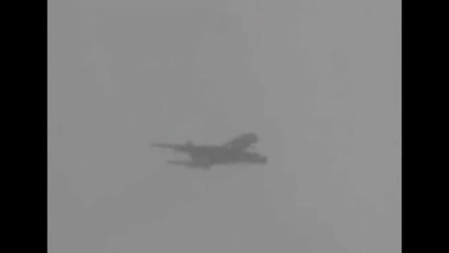 Уникално видео Три мълнии удрят самолет, пътниците живи и здрави