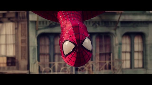 Бебето в Spider Man .. :) Eвиан Реклама 2014