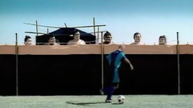 Сумо бойци срещу Бекъм, Петит, Карлос ... кой е аматьорът?