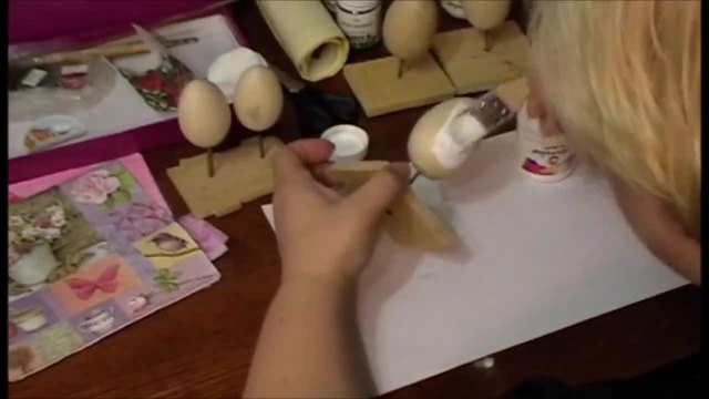 Как се прави декупаж на великденски яйца