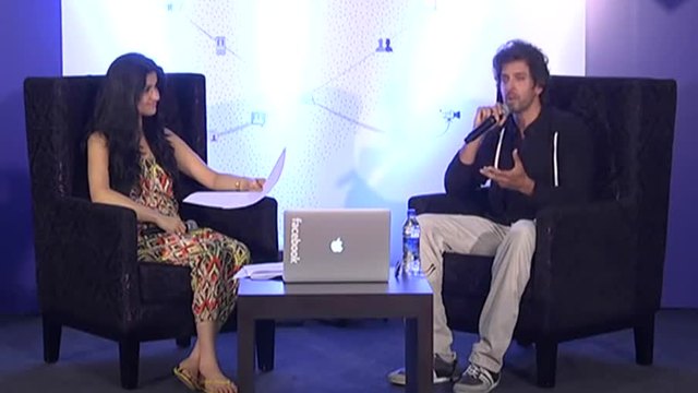 Ритик Рошан - танц от "Кажи че ме обичаш" пред студенти