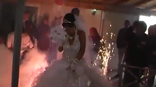Смешна циганска сватба с фойерверки