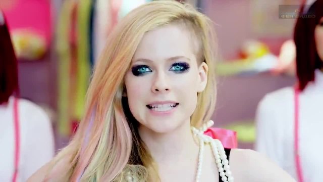 Avril Lavigne - Hello Kitty