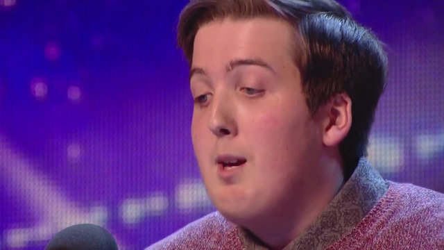 Eirian Jones със самостоятелно написаната от него комедийна песен - Британия търси талант