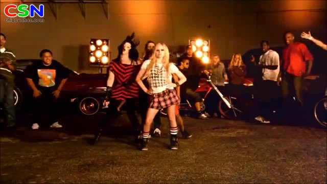 Avril Lavigne - Hello Kitty (Vídeo Clipe)