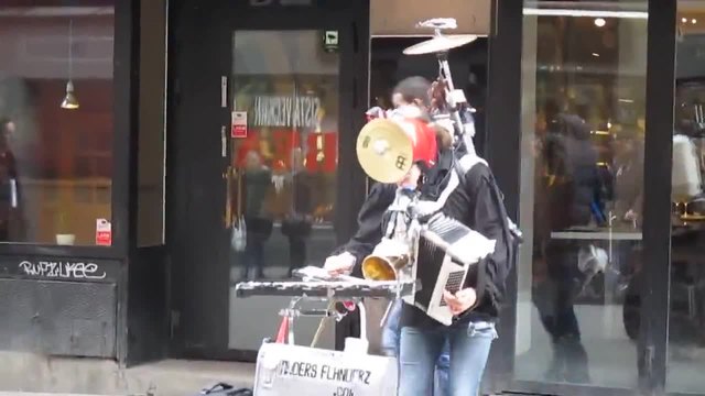 Шведски уличен музикант