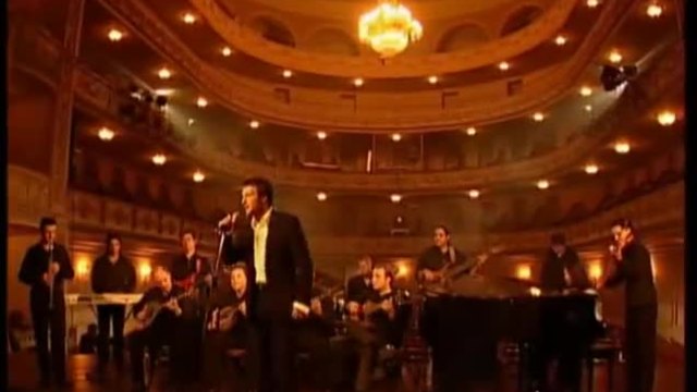 Giannis Ploutarxos - Tis Fwtografies Sou Krataw Gia na zhsw