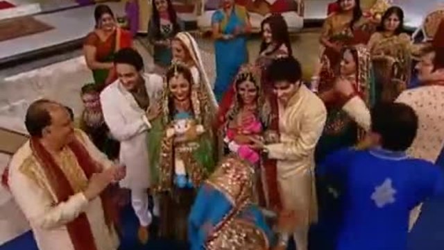 Цветовете на Любовта Бебешко Парти за Садна и Рагини