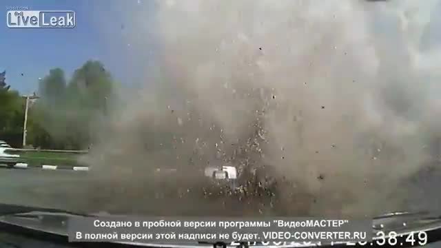 Внезапен гейзер на пътя в Русия