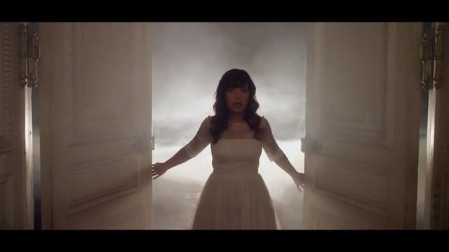 Indila - Tourner Dans Le Vide | Официално видео *2014