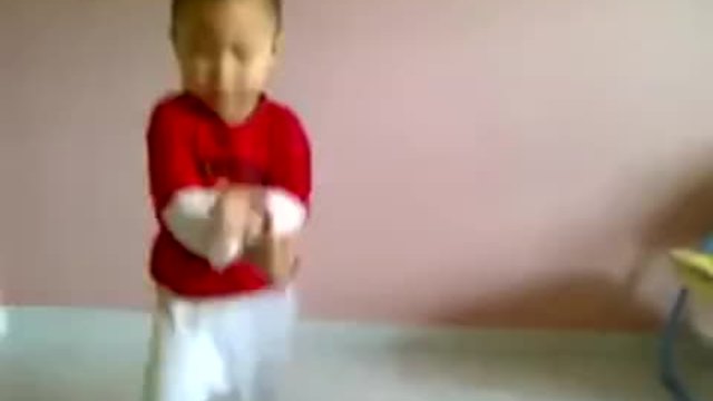 Сладки Бебета Танцуват Gangnam Style