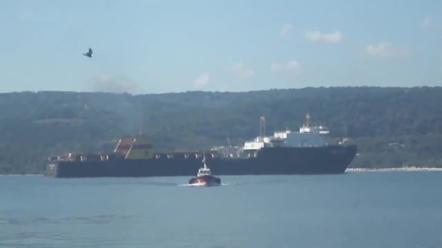 Кораби и лодки на Морската гара във Варна