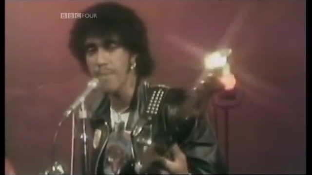 THIN LIZZY (1976) - The Boys Are Back In Town