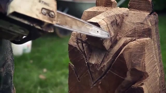 Как се прави мечка от дърво с трион