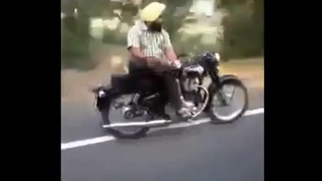 Интересен начин за каране на мотор !