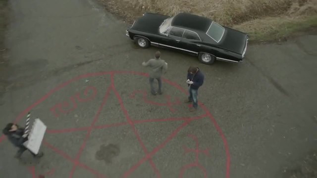 Звездите от сериала '' Supernatural '' замесени в '' Harlem Shake - Братята Уинчестър отново спукват