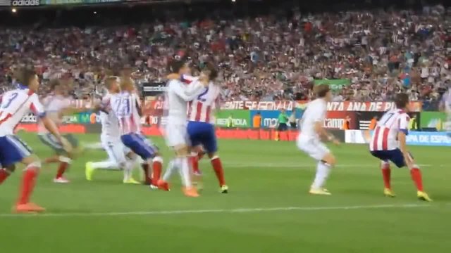 Кристиано Роналдо удари Диего Годин в лицето (атлетико Мадрид 1-0 Реал Мадрид)