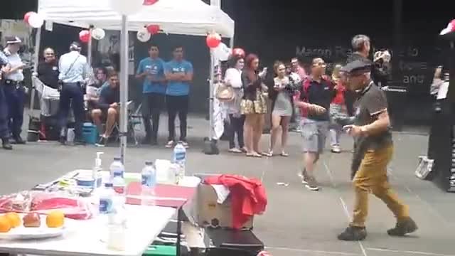 Дядо и Полицайка разбиха всички в Интернет с техните танци!