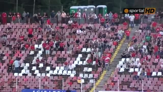 Вижте мълчаливия протест на "червената" агитка  Прочети повече на: http://www.sportal.bg/video.php?video=69153