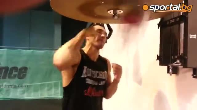 Тренировките на Кличко за мача с Кобрата  Прочети повече на: http://www.sportal.bg/video.php?video=69141