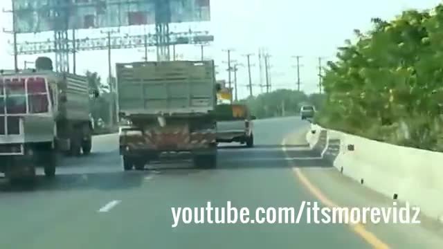 Toyota Hilux vs Volvo Truck