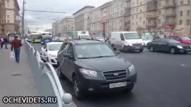 Шофьор изобретател е спокоен че паркирал на забранено място. СМЯХ!