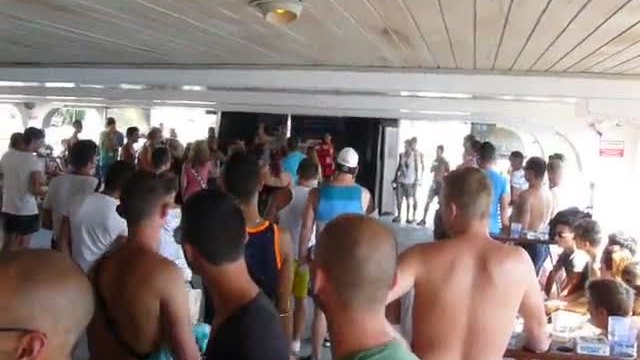 (Party Crew)Морска разходка в Черно море - Супер готин купон на корабче в Слънчев Бряг