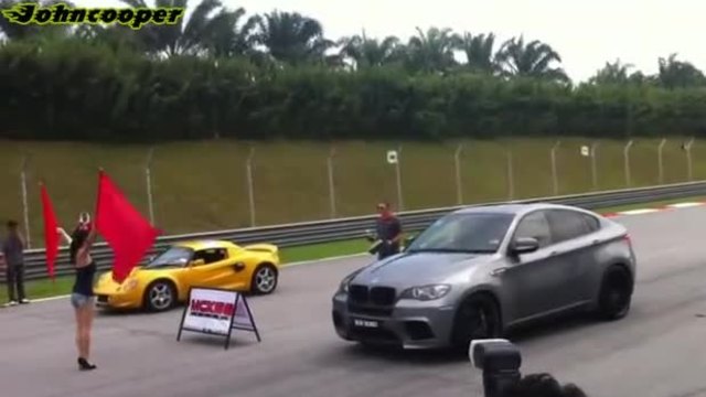 Bmw X6 M vs Lotus Elise