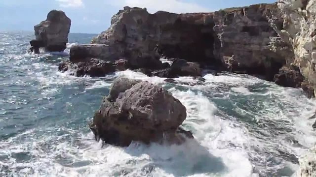 Тюленово, България (Tyulenovo, Bulgaria) Морето нещо е бурно