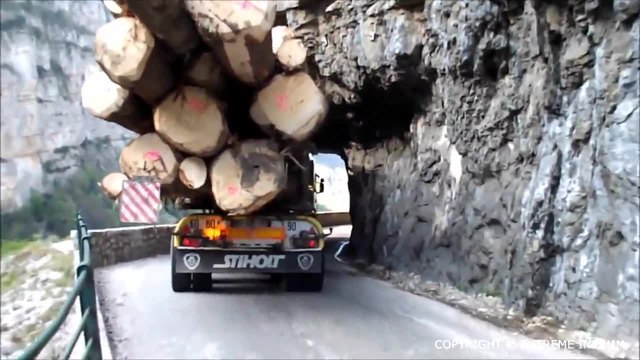 Екстремно преминаване с камион през тесен планински път !