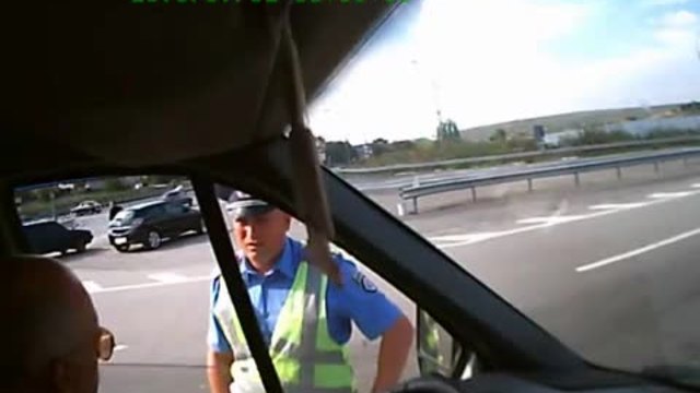 Как да ядосаш един руски полицай