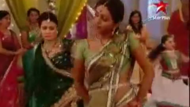 Ragini &amp; Sakshi - Dance! [ 31.AUG.10 ]